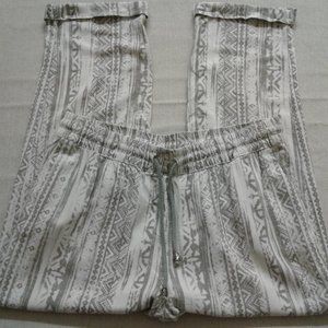 "PRICE DROP" Style Me Adjustable Waist  Size PL